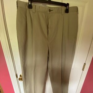 Tommy Hilfiger pleated khaki pants Sz 36/30! Excellent used!